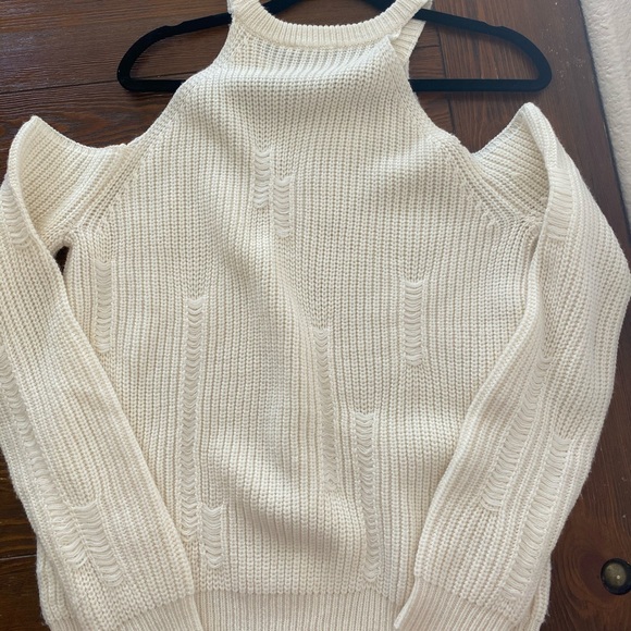 Sweaters - White sweater